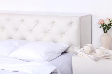 rahat yumuşak yatak yastık ile