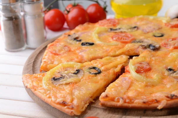 lezzetli pizza üzerinde tablo yakın çekim