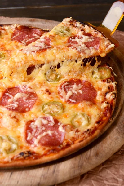 lezzetli pizza üzerinde tablo yakın çekim