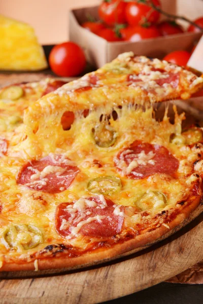 lezzetli pizza üzerinde tablo yakın çekim