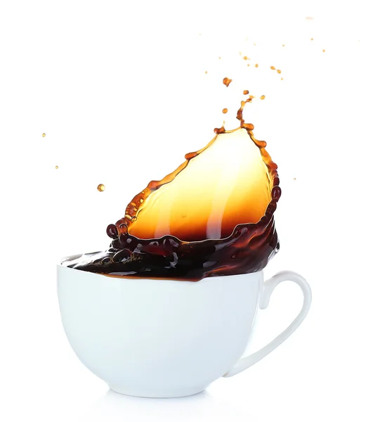スプラッシュ、白で隔離されるとコーヒーのカップ — ストック写真