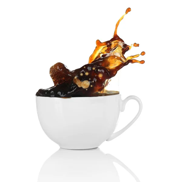 Pour coffee into cup with splash, isolated on white — Stock Photo, Image