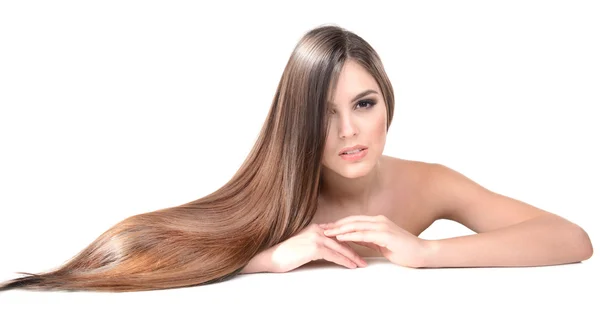 Vacker ung kvinna med långt hår isolerad på vit — Stockfoto