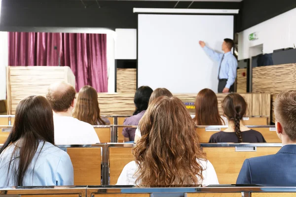 Meeting in conference hall — Stock Photo, Image