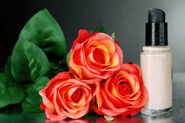 Vakıf krem koyu arka plan üzerinde