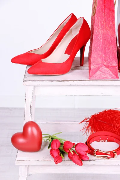 Hermosos accesorios femeninos rojos — Foto de Stock