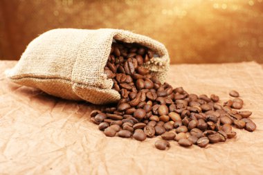 kahve çekirdekleri içinde tablo yakın çekim torba