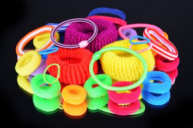 izole üzerine siyah renkli scrunchies