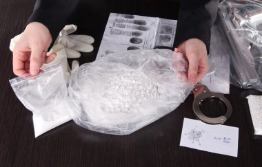 eroin sevkiyatları uyuşturucu kontrol çalışanları bulundu