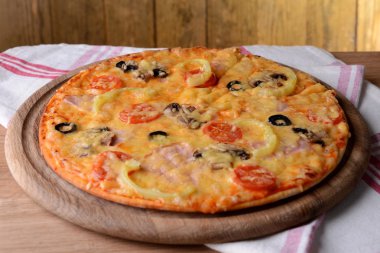 lezzetli pizza üzerinde tablo yakın çekim