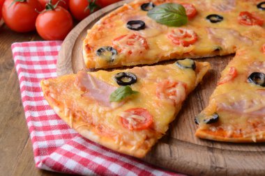 lezzetli pizza üzerinde tablo yakın çekim