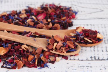 Ahşap arka plan aromatik kuru çay