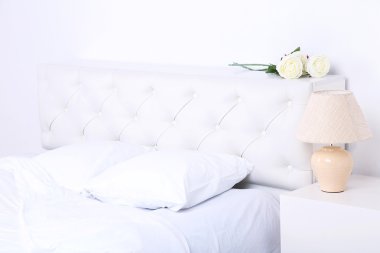 rahat yumuşak yatak yastık ile