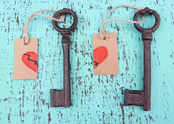 Keys to heart, Conceptual photo. On color wooden background — Stock Photo, Image