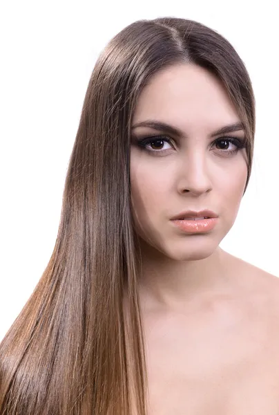 Belle jeune femme aux cheveux longs isolé sur blanc — Photo