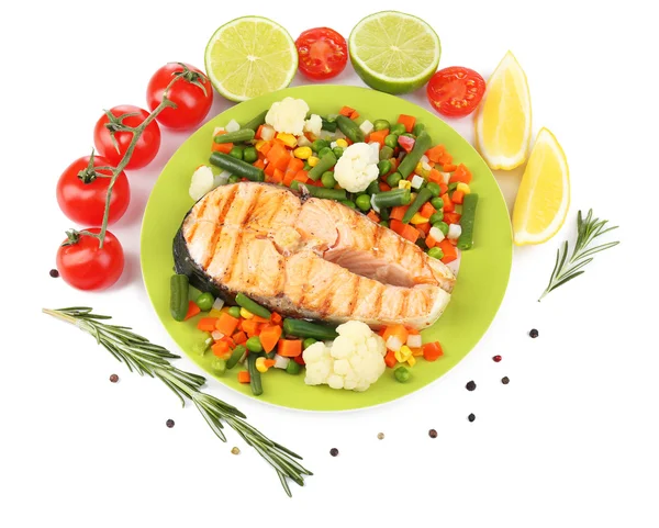 Gustoso salmone grigliato con verdure, isolato su bianco — Foto Stock