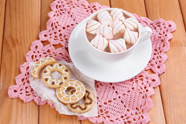 Cup of hot chocolate with marshmallows — Stock Photo, Image