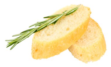 Taze ekmek ve biberiye beyazda izole edilmiş.