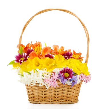 hasır sepet, güzel çiçekler üzerinde beyaz izole