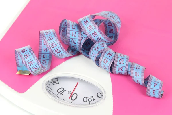 Measuring tape and scales close-up — Stock Photo, Image