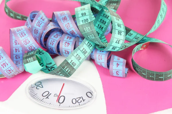 Measuring tape and scales close-up — Stock Photo, Image