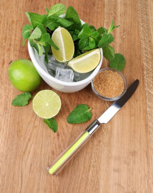 ahşap masa limonata için malzemeler