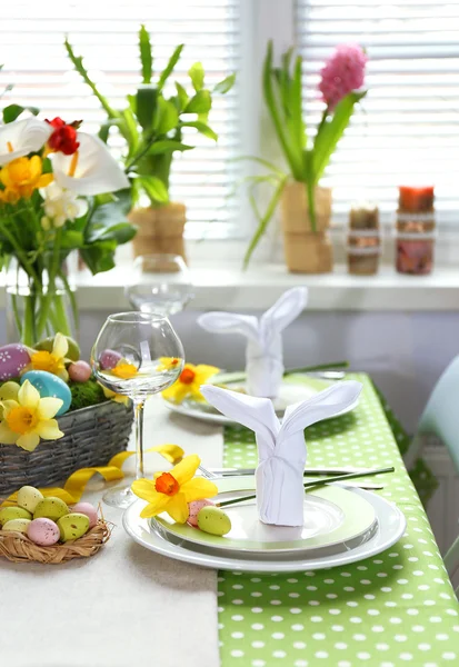 Beautiful holiday Easter table setting — Stock Photo, Image