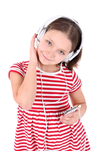 Vacker liten flicka lyssna på musik, isolerad på vit — Stockfoto