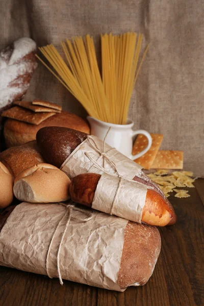 Produtos de farinha saborosos fechar — Fotografia de Stock