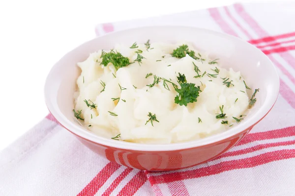 Délicieuses purée de pommes de terre avec des légumes dans un bol sur la table close-up — Photo