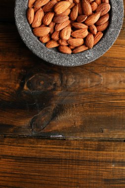 kase renkli ahşap zemin badem