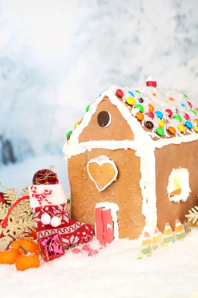Hermosa casa de jengibre con decoración de Navidad —  Fotos de Stock