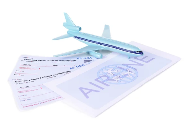 एयरलाइन टिकट सफेद पर अलग — स्टॉक फ़ोटो, इमेज