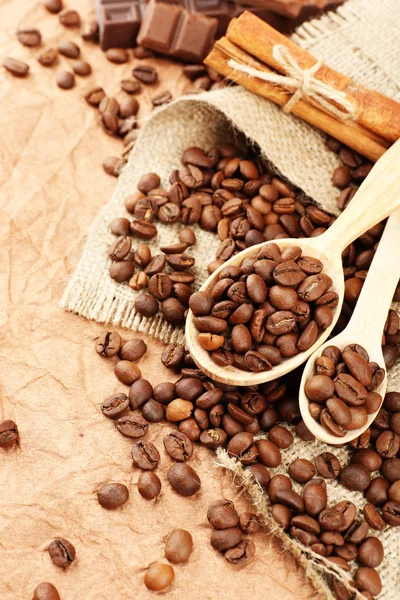 Coffee beans on table close-up — Stock Photo, Image