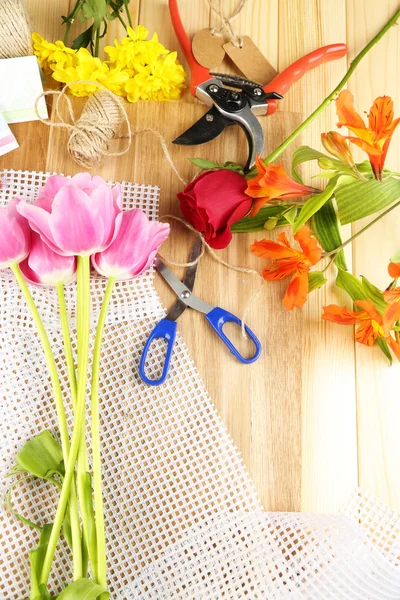 Local de trabalho da florista. Foto conceitual — Fotografia de Stock