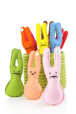 conigli di Pasqua a mano divertente, isolati su bianco
