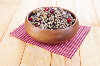 kutia - geleneksel Noel tatlı yemek Ukrayna, Beyaz Rusya ve Polonya, ahşap zemin ile plaka