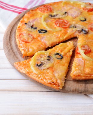 lezzetli pizza üzerinde tablo yakın çekim