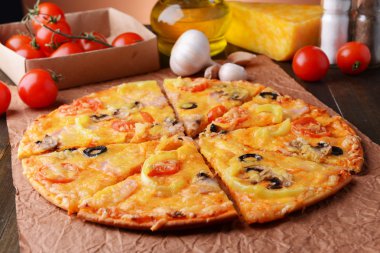 lezzetli pizza üzerinde tablo yakın çekim