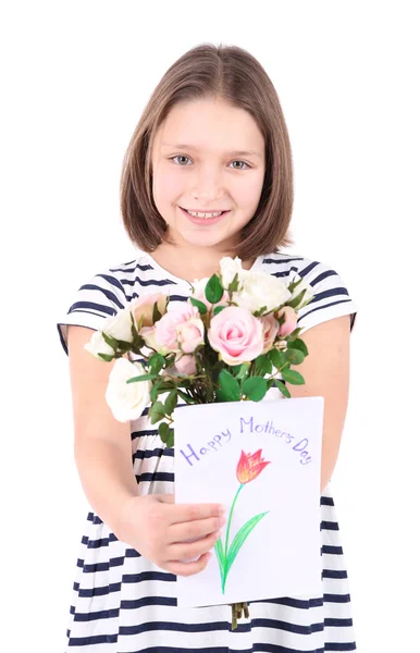 Vacker liten flicka med blommor och vykort i hennes hand, isolerad på vit — Stockfoto