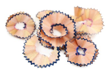 renkli kurşun kalem talaşı, üzerinde beyaz izole