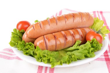 Tablo yakın çekim plaka üzerinde ızgara sosis