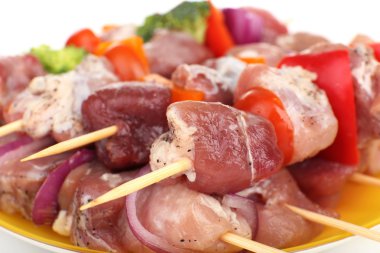 pişmemiş domuz kebap yakın çekim