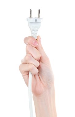 Elektrik fişi üzerinde beyaz izole tutmak el 