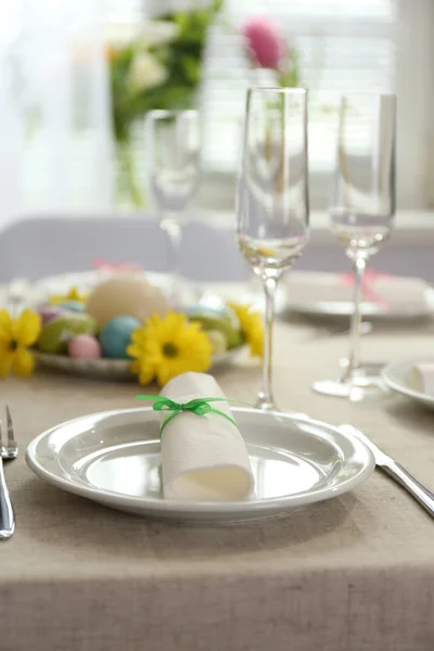 Hermosa fiesta Pascua mesa ajuste — Foto de Stock