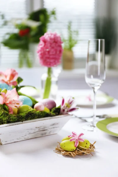 Schöne Feiertage Ostern Tisch decken — Stockfoto