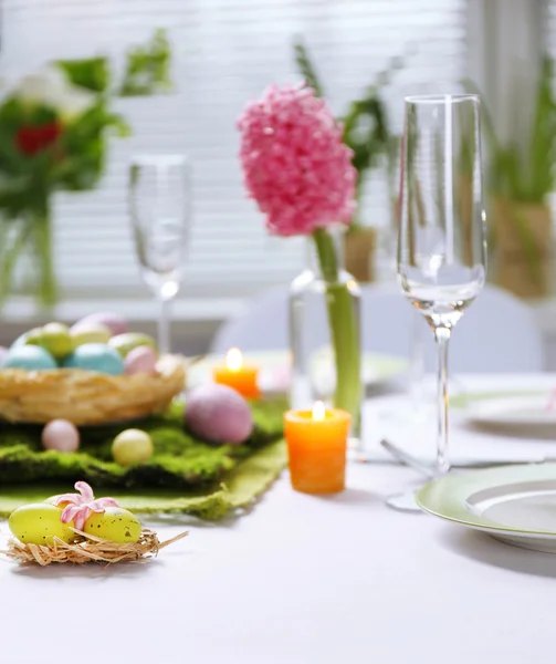 Hermosa fiesta Pascua mesa ajuste — Foto de Stock