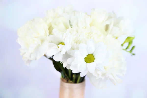 Beautiful wedding bouquet on bright background — Stock Photo, Image