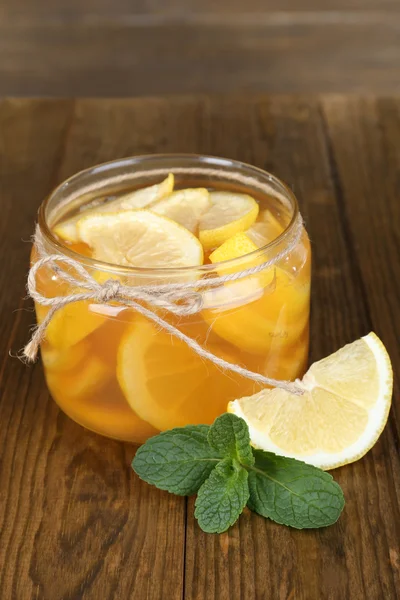 Confiture de citron savoureuse sur table close-up — Photo