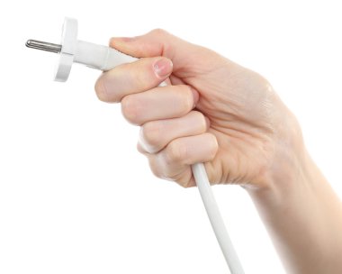 Elektrik fişi üzerinde beyaz izole tutmak el 